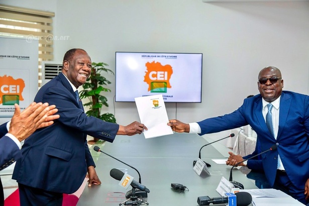Présidentielle en Côte d’Ivoire : Alassane Ouattara dépose officiellement sa candidature Présidentielle en Côte d’Ivoire : Alassane Ouattara dépose officiellement sa candidature
