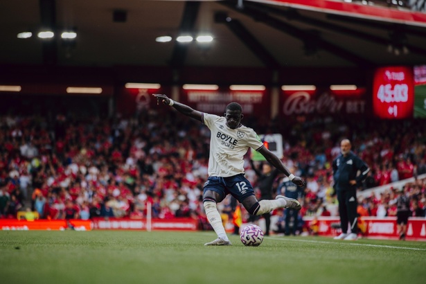 Premier succès pour West Ham : Diouf brille contre Nottingham Forest Premier succès pour West Ham : Diouf brille contre Nottingham Forest
