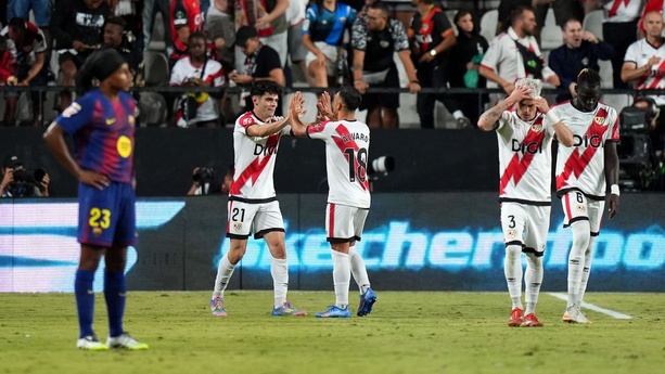 Liga – Piégé sur la pelouse du Rayo Vallecano (1-1), le FC Barcelone cède la tête du championnat au profit du Real Madrid Liga – Piégé sur la pelouse du Rayo Vallecano (1-1), le FC Barcelone cède la tête du championnat au profit du Real Madrid