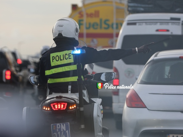 Diamniadio : un bus d’élèves policiers se renverse Diamniadio : un bus d’élèves policiers se renverse