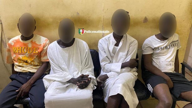 Kaolack : quatre dealers arrêtés et 95 pilules d’ecstasy saisies lors du Gamou Kaolack : quatre dealers arrêtés et 95 pilules d’ecstasy saisies lors du Gamou