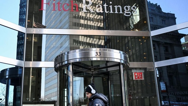 Fitch abaisse la note de crédit de la France à A+ : inquiétudes sur la dette et l’instabilité politique Fitch abaisse la note de crédit de la France à A+ : inquiétudes sur la dette et l’instabilité politique