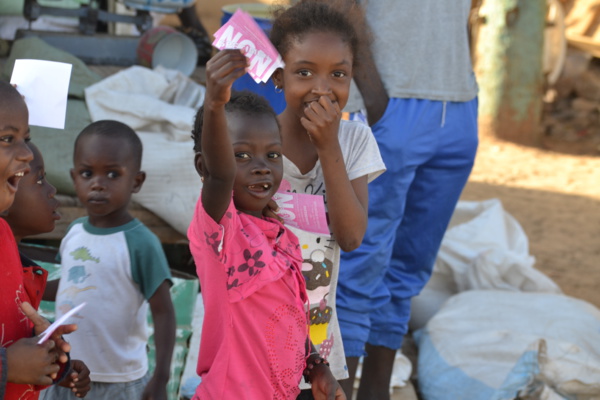 Insolite: même les enfants sensibilisent pour un Non massif Insolite: même les enfants sensibilisent pour un Non massif