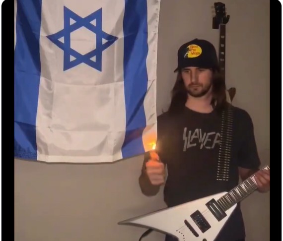 Vidéo : Un Américain brûle le drapeau d’Israël et dénonce ses « actes terroristes»