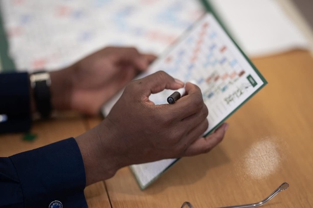 En route pour l’ONU, le Président Diomaye Faye s’offre une parenthèse scrabble En route pour l’ONU, le Président Diomaye Faye s’offre une parenthèse scrabble