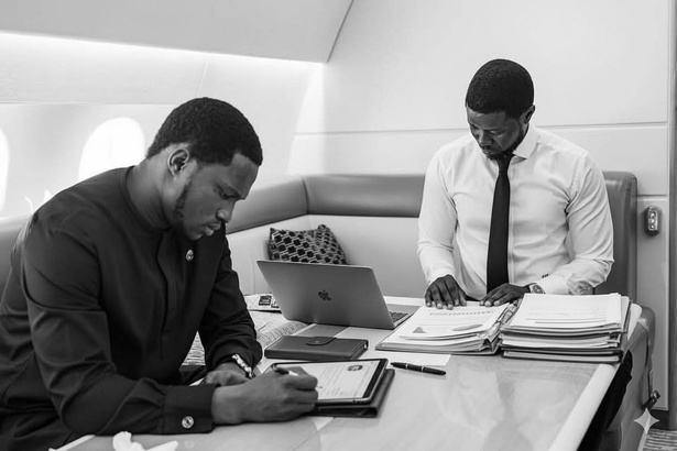 Diomaye Faye, concentré sur ses dossiers : la photo qui éteint la polémique du scrabble