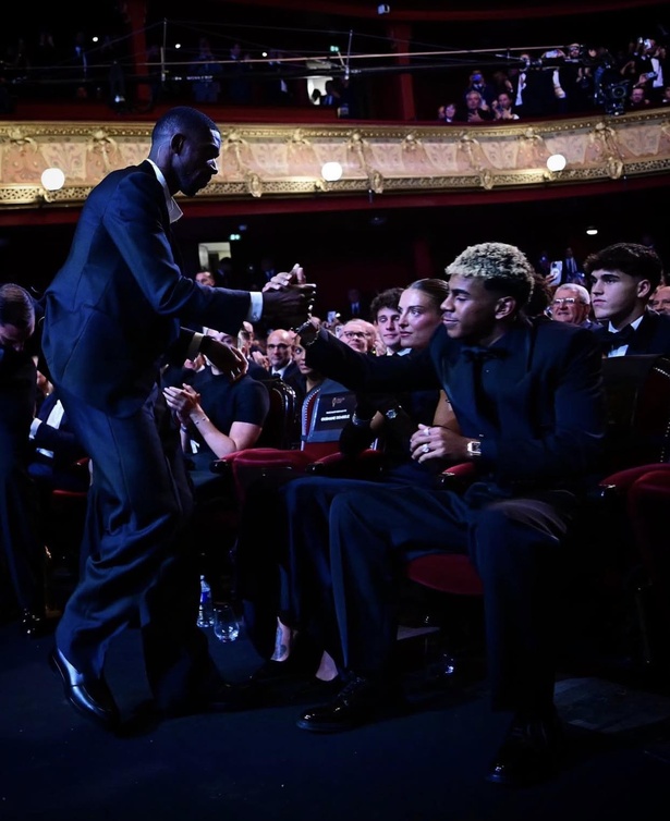 Ousmane Dembélé, nouveau Ballon d’Or, envoie un message fort à Lamine Yamal Ousmane Dembélé, nouveau Ballon d’Or, envoie un message fort à Lamine Yamal
