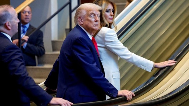 ONU : Trump bloqué sur un escalator, la Maison Blanche crie au sabotage ONU : Trump bloqué sur un escalator, la Maison Blanche crie au sabotage