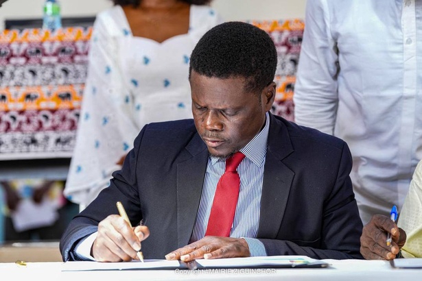 Conseil municipal de Ziguinchor : adoption de nouvelles conventions pour les cantines scolaires et la gestion des déchets Conseil municipal de Ziguinchor : adoption de nouvelles conventions pour les cantines scolaires et la gestion des déchets