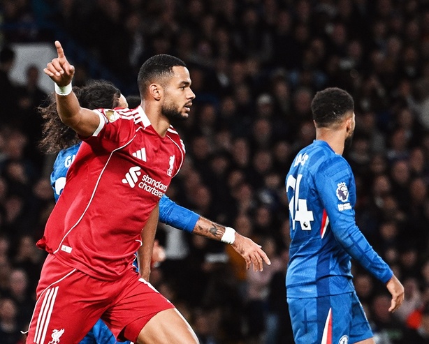 Premier League : Liverpool enchaîne une troisième défaite et perd la tête du championnat Premier League : Liverpool enchaîne une troisième défaite et perd la tête du championnat