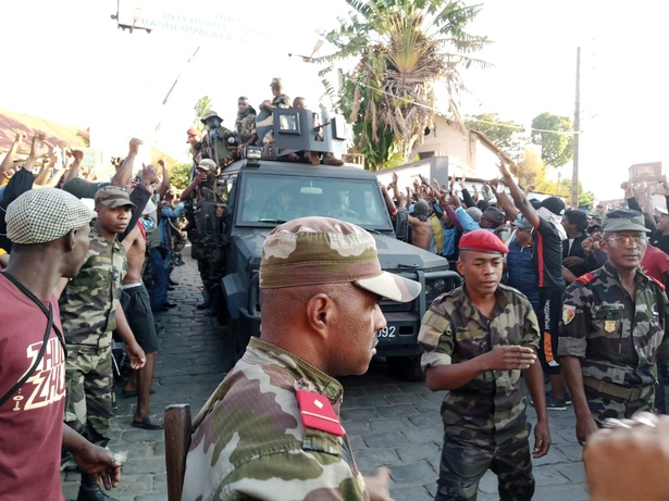 Madagascar : des militaires rejoignent la rue
