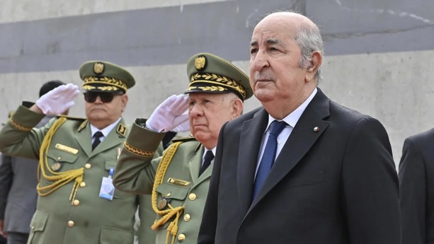 Avec 25 milliards de dollars, l’Algérie adopte le plus grand budget militaire de son histoire Avec 25 milliards de dollars, l’Algérie adopte le plus grand budget militaire de son histoire