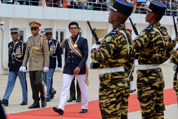 Madagascar bascule : l’armée lâche le Président Andry Rajoelina