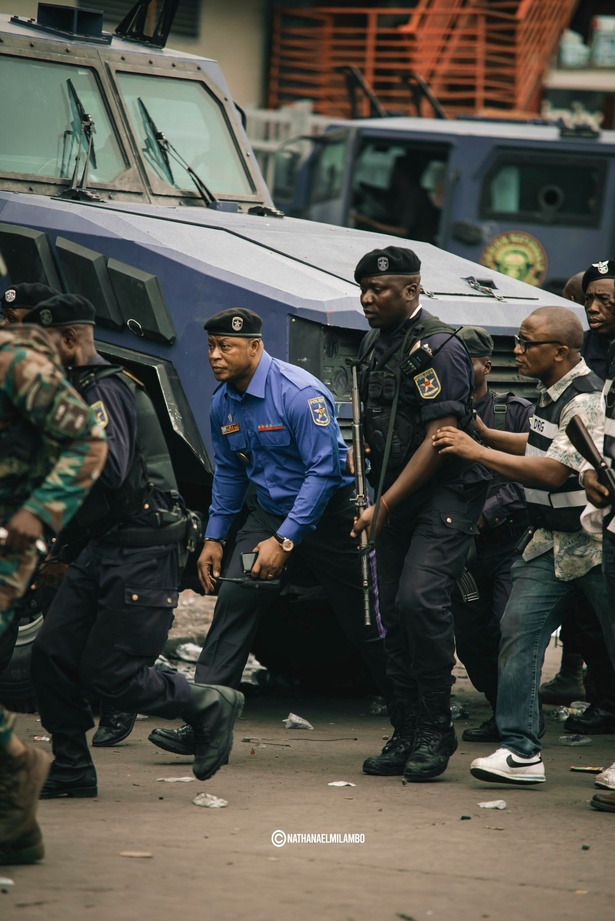 Kinshasa : les FARDC déjouent une tentative de braquage à Rawbank Kinshasa : les FARDC déjouent une tentative de braquage à Rawbank