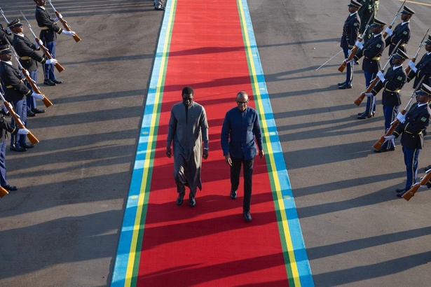 À Kigali, Diomaye Faye et Paul Kagame ouvrent un nouveau chapitre de coopération À Kigali, Diomaye Faye et Paul Kagame ouvrent un nouveau chapitre de coopération