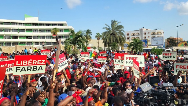 Mobilisation à Dakar : les partisans de Farba Ngom exigent sa libération