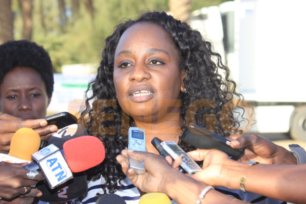 Les SMS de Macky énervent et agacent Hawa Abdoul Bâ Les SMS de Macky énervent et agacent Hawa Abdoul Bâ