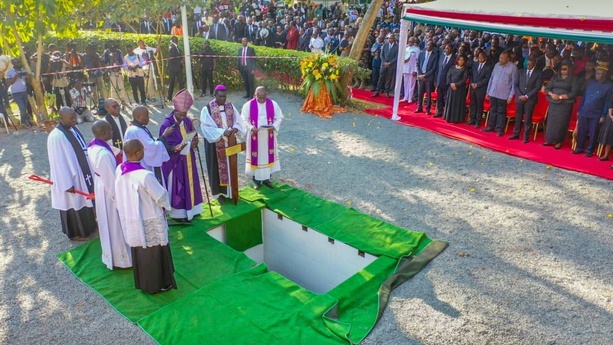 Kenya : l'opposant Raila Odinga repose désormais à Bondo Kenya : l'opposant Raila Odinga repose désormais à Bondo