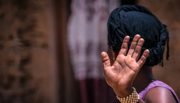 Guédiawaye : il aurait violé sa belle-fille dans le lit conjugal Guédiawaye : il aurait violé sa belle-fille dans le lit conjugal