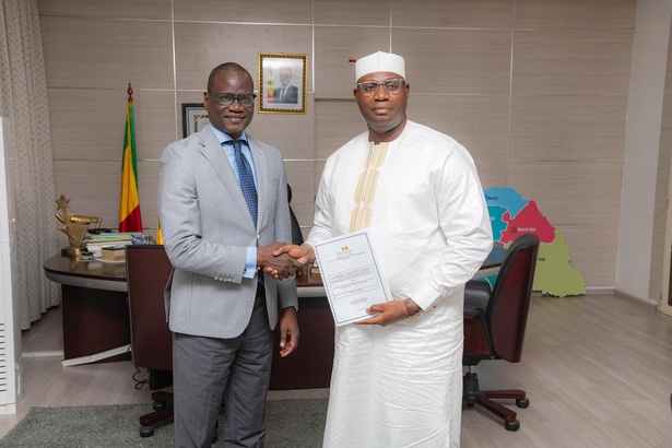 Passation de services : le cadre de vie et la gestion des déchets rattachés au Ministère de l’Environnement Passation de services : le cadre de vie et la gestion des déchets rattachés au Ministère de l’Environnement