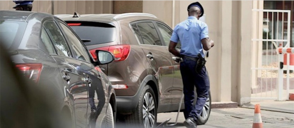 Terrorisme: Les démineurs font exploser un colis suspect, au centre-ville Terrorisme: Les démineurs font exploser un colis suspect, au centre-ville