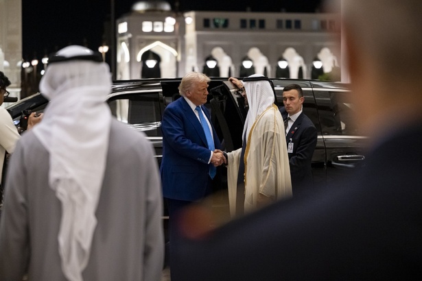 Otages, rançon et armes : l’accord non avoué entre Dubaï et le JNIM Otages, rançon et armes : l’accord non avoué entre Dubaï et le JNIM