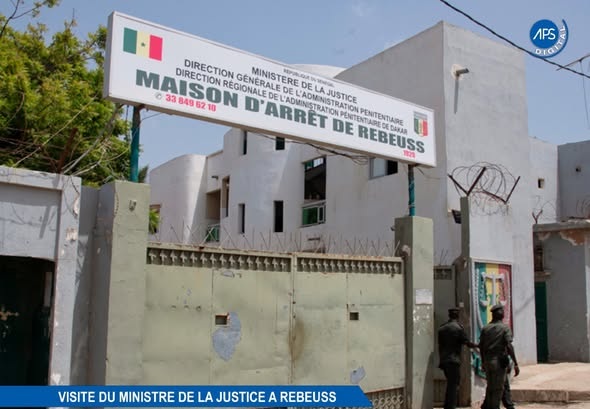 Rebeuss : un prisonnier accuse un policier de lui avoir “volé sa copine”