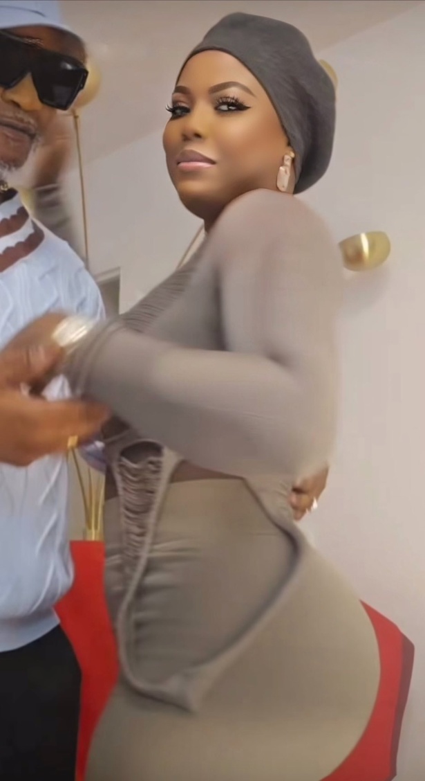 Koffi Olomidé : « Je l’aime de toute mon âme » Koffi Olomidé : « Je l’aime de toute mon âme »