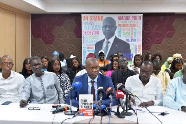 Sénégal : la coalition DJONE charge Ousmane Sonko et appelle le président Diomaye Faye à « assumer ses responsabilités » Sénégal : la coalition DJONE charge Ousmane Sonko et appelle le président Diomaye Faye à « assumer ses responsabilités »