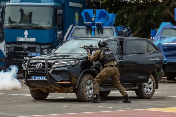 Policiers vs gendarmes : un incident filmé qui enflamme les réseaux sociaux