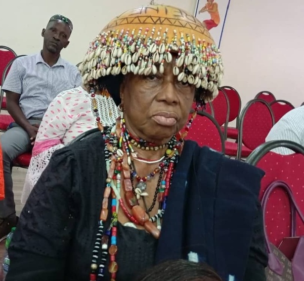 Casamance : la Reine-mère, Apoye Etam appelle à une plus grande considération pour les femmes des bois sacrés Casamance : la Reine-mère, Apoye Etam appelle à une plus grande considération pour les femmes des bois sacrés