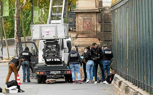 Cambriolage du Louvre : l’enquête s’accélère avec quatre nouvelles arrestations Cambriolage du Louvre : l’enquête s’accélère avec quatre nouvelles arrestations