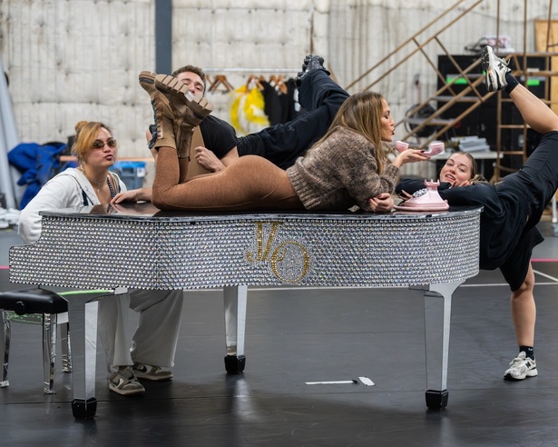  Jennifer Lopez excite ses fans : « Préparez-vous, le show arrive dans 26 jours