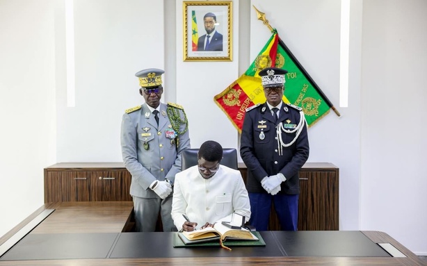 Armées : Diomaye Faye renouvelle le commandement militaire