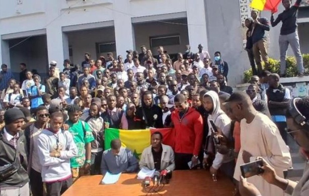 UCAD : les étudiants prévoient une marche du campus jusqu’au Palais (communiqué) UCAD : les étudiants prévoient une marche du campus jusqu’au Palais (communiqué)