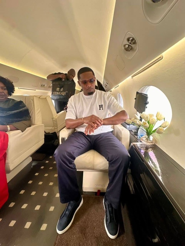Cameroun : le voyage de Samuel Eto’o en jet privé ravive la polémique Cameroun : le voyage de Samuel Eto’o en jet privé ravive la polémique