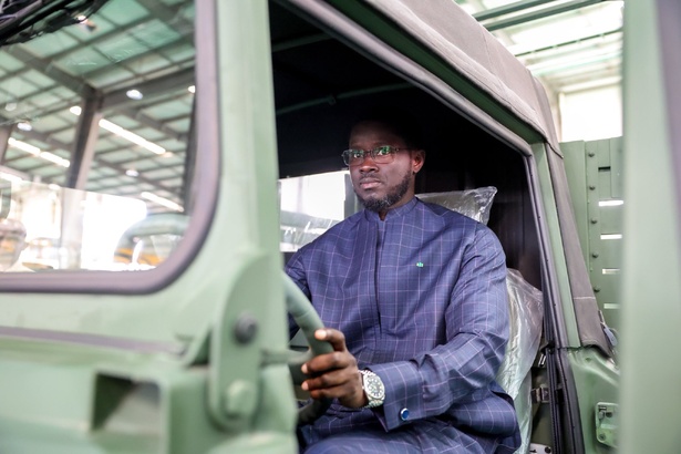 Véhicules militaires « made in Sénégal » : Diomaye Faye ouvre l’ère industrielle Véhicules militaires « made in Sénégal » : Diomaye Faye ouvre l’ère industrielle