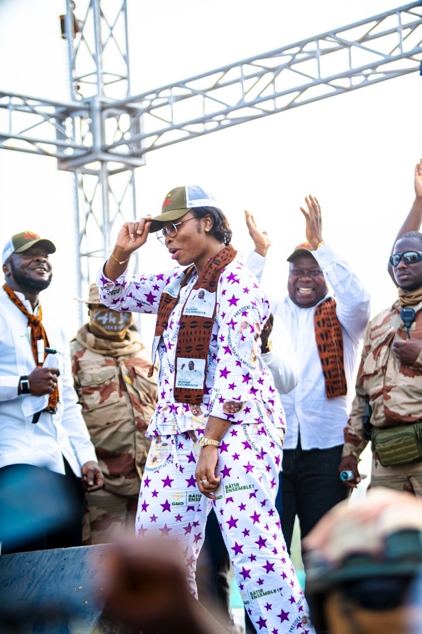 Quand la ministre fait le show : Rose Pola casse les codes et embrase la toile