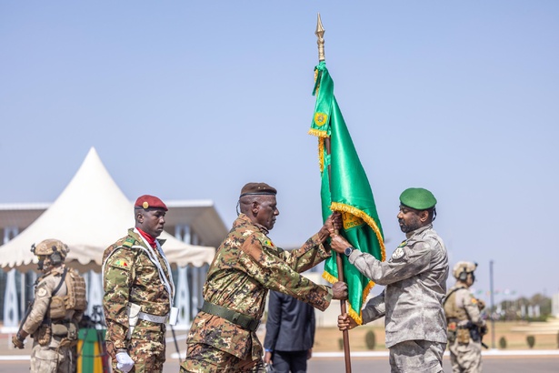 Sécurité régionale : Assimi Goïta remet l’Étendard à la Force unifiée de l’AES