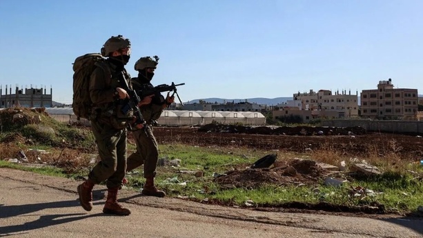 Israël: des parachutistes sanctionnés après avoir vandalisé un village palestinien en Cisjordanie Israël: des parachutistes sanctionnés après avoir vandalisé un village palestinien en Cisjordanie