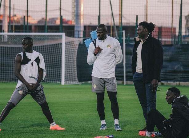 Bafétimbi Gomis au chevet des Lions : « J’ai vu un groupe uni, concentré, porté par un management exigeant » Bafétimbi Gomis au chevet des Lions : « J’ai vu un groupe uni, concentré, porté par un management exigeant »