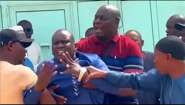 Pavillon spécial : les partisans de Farba Ngom se rebellent (vidéo) Pavillon spécial : les partisans de Farba Ngom se rebellent (vidéo)