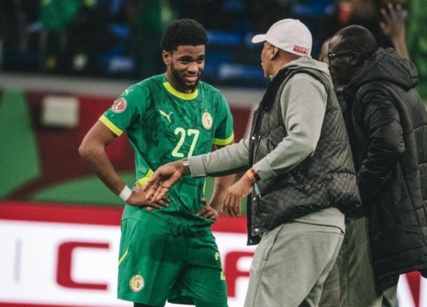 “Si tu n’es pas Ballon d’Or, je serais surpris” : Diouf encense Ibrahim Mbaye avant la finale “Si tu n’es pas Ballon d’Or, je serais surpris” : Diouf encense Ibrahim Mbaye avant la finale