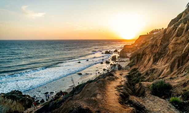 Plage de Malibu : un couple interpellé pour outrage public à la pudeur