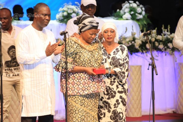 Arrivée de la dépouille de Papa Wemba à Kinshasa