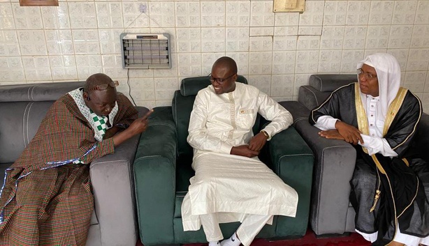 « Guissé-bi ak Maggou Deumb yi » : Idrissa Benjamin Sané reçu par des autorités religieuses et coutumières à Ziguinchor