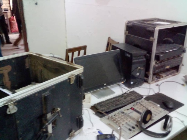 Bignona : une radio communautaire attaquée, l’auteur souffrirait de troubles mentaux Bignona : une radio communautaire attaquée, l’auteur souffrirait de troubles mentaux