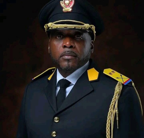 Altercation à Bruxelles : une plainte déposée contre l’aide de camp de Félix Tshisekedi Altercation à Bruxelles : une plainte déposée contre l’aide de camp de Félix Tshisekedi