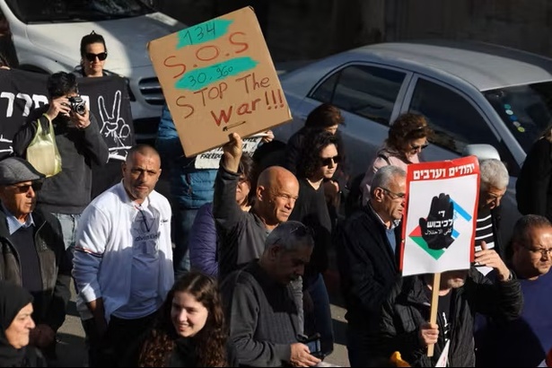 Assassinats ciblés en Israël : des milliers de manifestants dénoncent le manque de sécurité Assassinats ciblés en Israël : des milliers de manifestants dénoncent le manque de sécurité