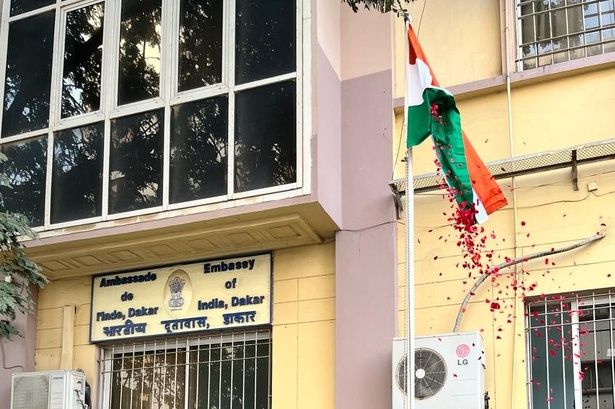 Scandale à l’Ambassade de l’Inde : un interprète arrêté pour vol de plus de 3 millions FCFA Scandale à l’Ambassade de l’Inde : un interprète arrêté pour vol de plus de 3 millions FCFA